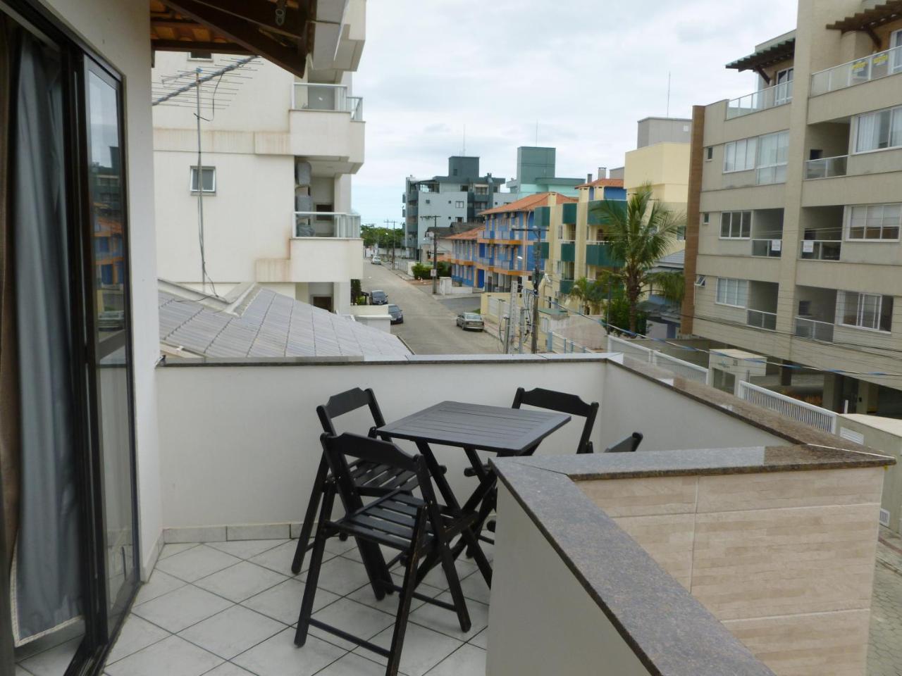 Apartamento Cobertura - 140 Metros Da Praia Бомбиняс Екстериор снимка